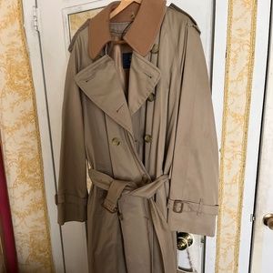 Men’s Burberry trench coast